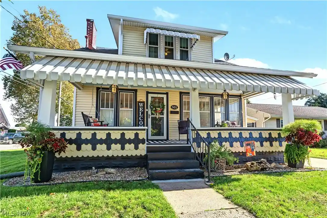 Single family home for sale at 501 Cherry Ave, Williamstown, WV 26187 | MLS# 5254196