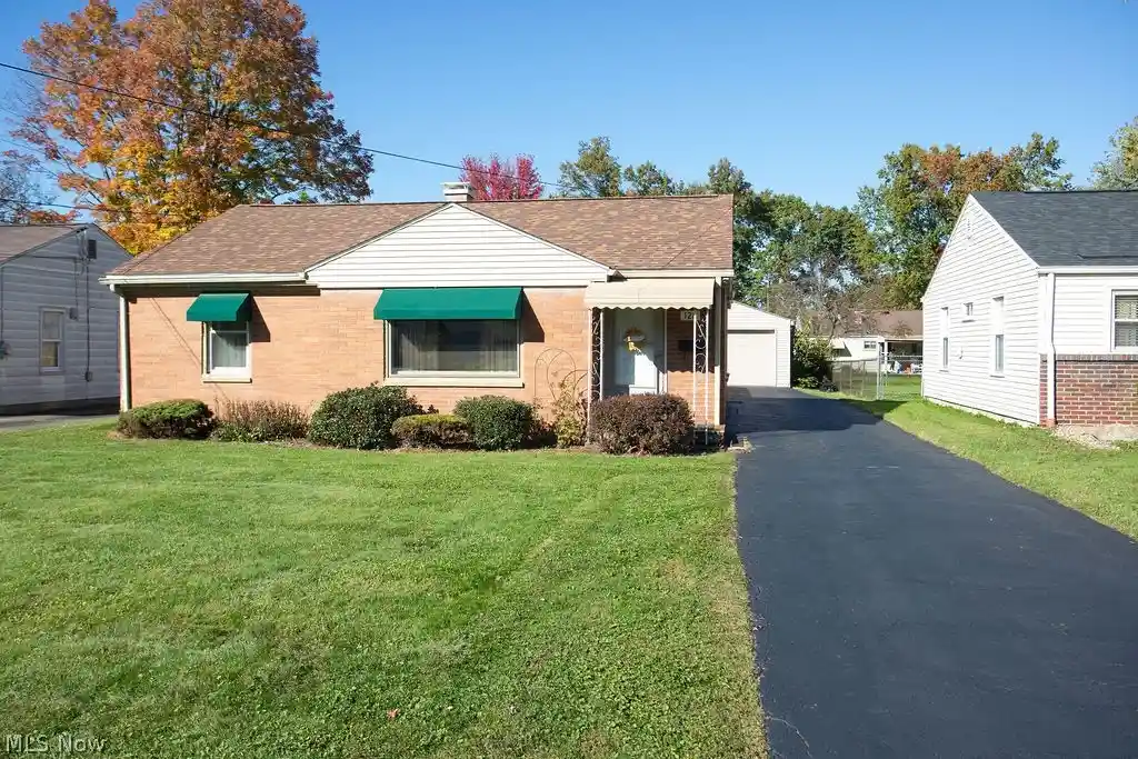 Photo 1 of Single family home for sale at 126 Centervale Ave, Youngstown, OH 44512 | MLS# 5254334 | Listing updated on 2026-10-22