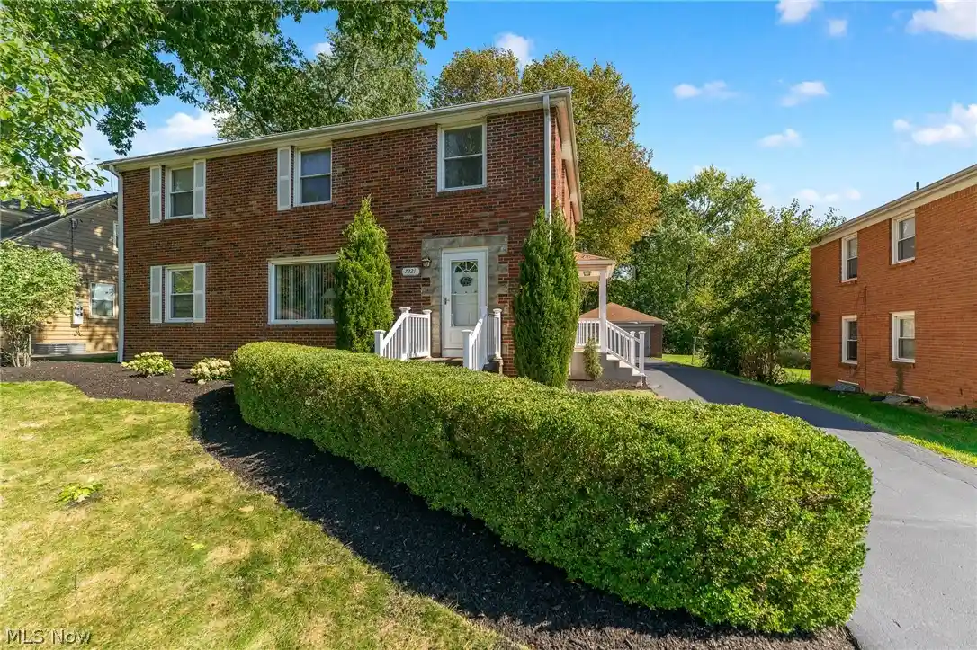 Photo 1 of Multi family home for sale at 7223 Pennsylvania Ave, Youngstown, OH 44514 | MLS# 5254051 | Listing updated on 2026-10-21