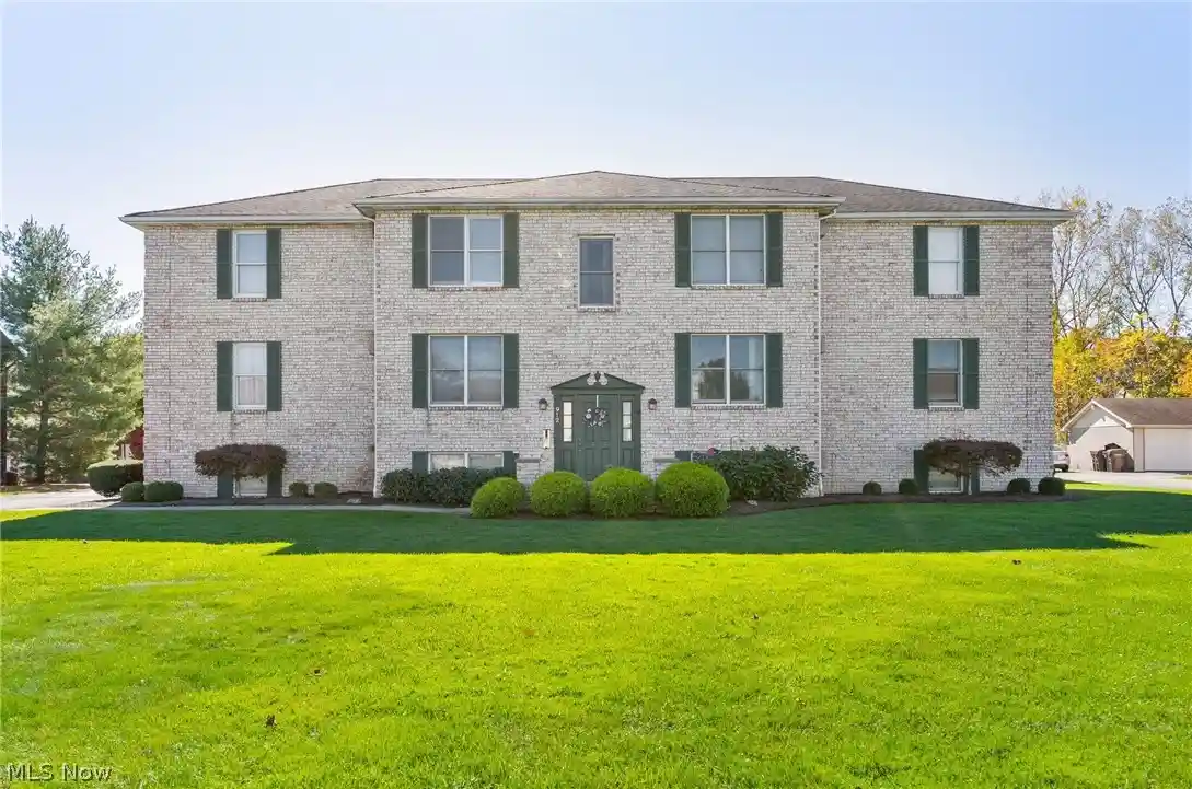 Photo 1 of Condo for sale at 912 Pearson Cir #4, Youngstown, OH 44512 | MLS# 5254209 | Listing updated on 2026-10-22