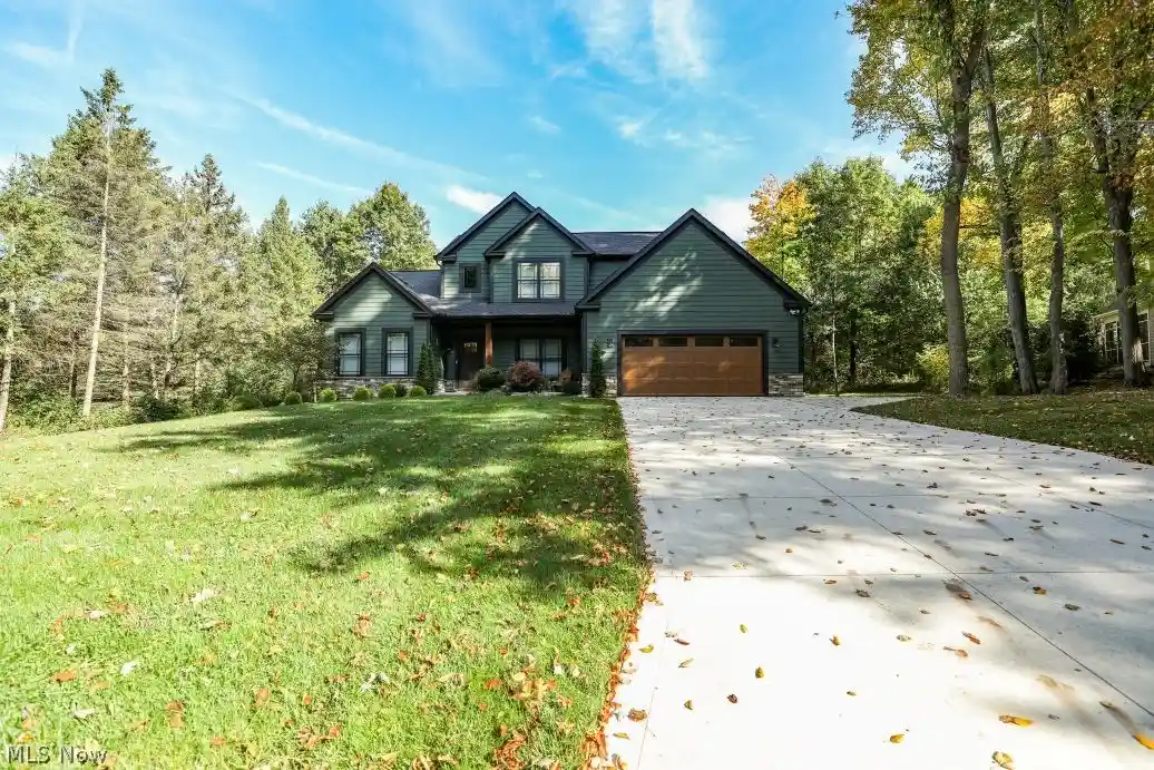 Photo 1 of Single family home for sale at 1105 Woodbend Rd, Ravenna, OH 44266 | MLS# 5254422 | Listing updated on 2026-10-24