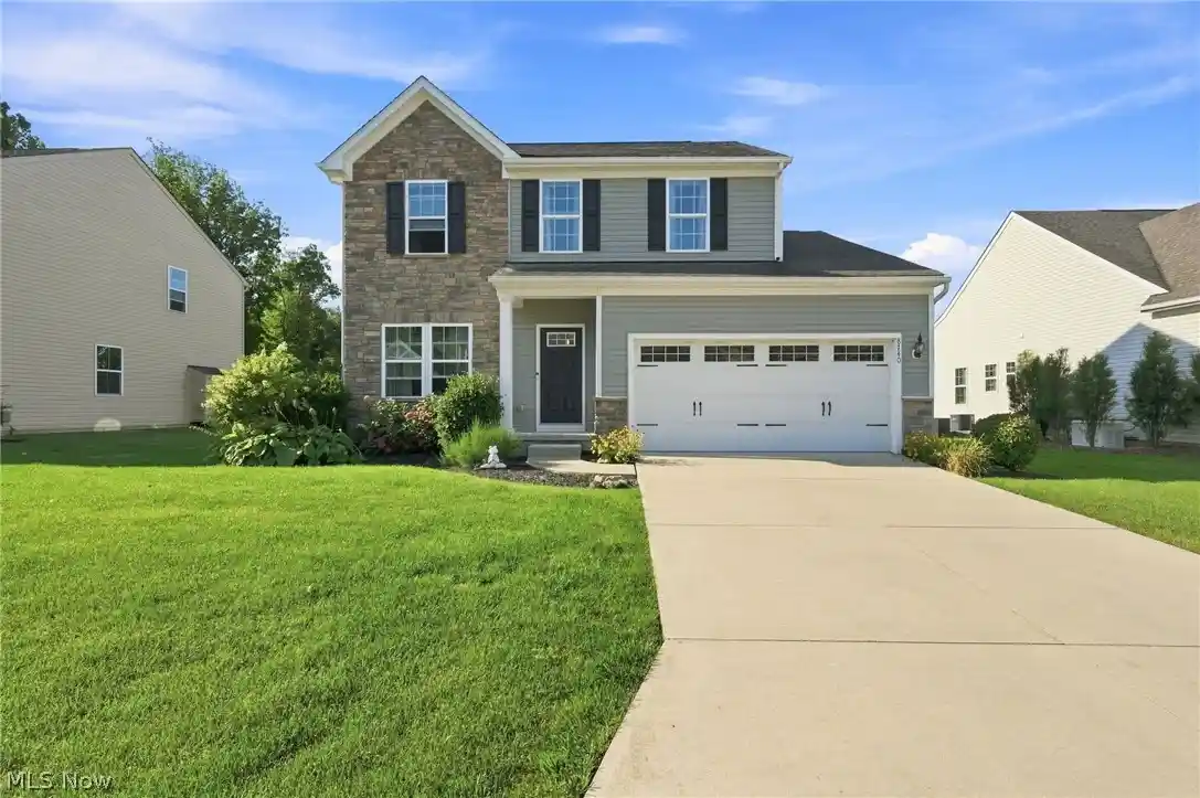 Single family home for sale at 8740 Summer Wind Ln, Mentor, OH 44060 | MLS# 5254302