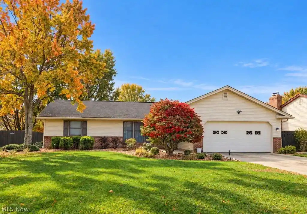 Photo 1 of Single family home for sale at 833 Trailwood Dr, Youngstown, OH 44512 | MLS# 5254326 | Listing updated on 2026-10-20