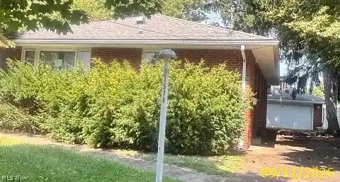 Single family home for sale at 1514 Putnam Howe Dr, Belpre, OH 45714 | MLS# 5254765