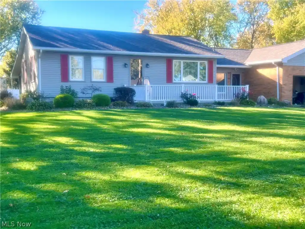 Photo 1 of Single family home for sale at 5769 Emerson Ave Nw, Warren, OH 44483 | MLS# 5254457 | Listing updated on 2026-10-27