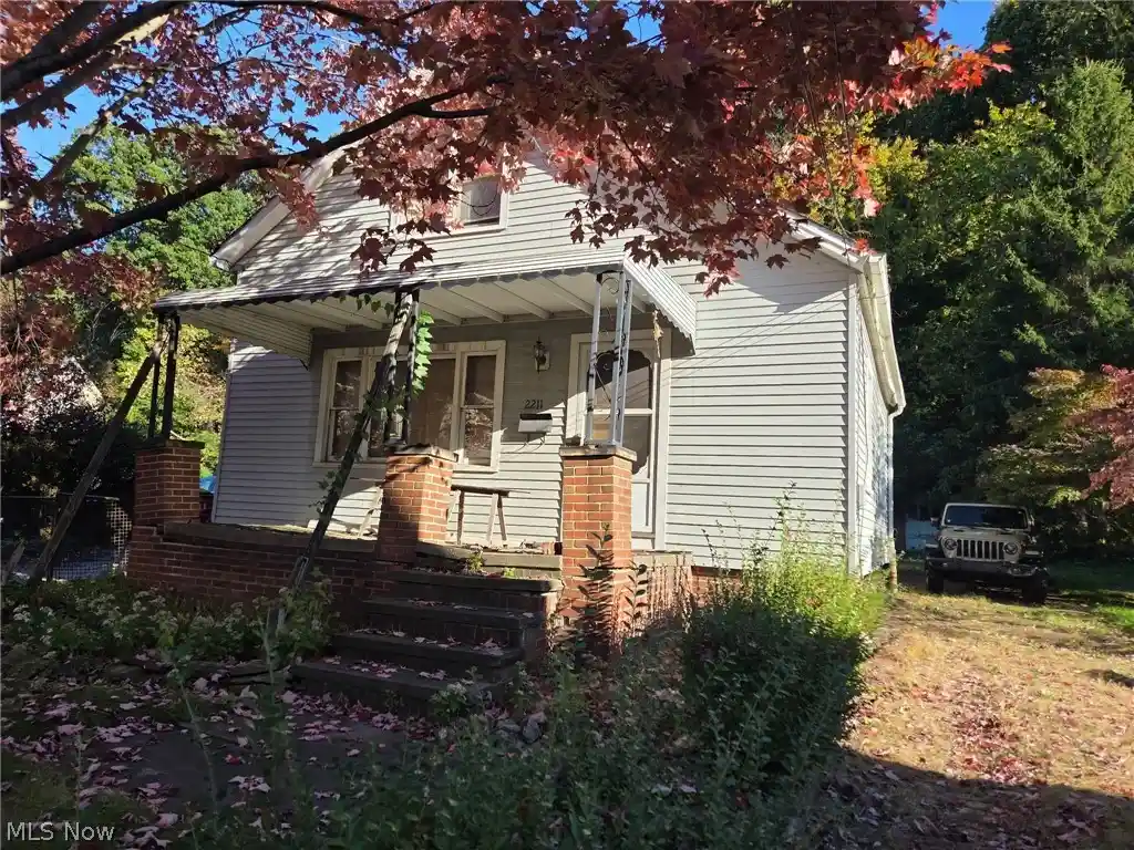 Single family home for sale at 2211 Murray Hl Rd, Cleveland, OH 44106 | MLS# 5254885