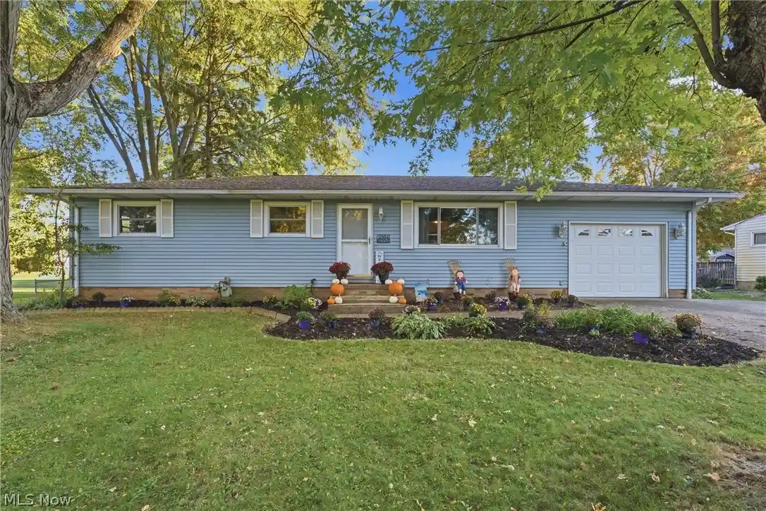 Single family home for sale at 5094 Bob O Link St NW, Canton, OH 44720 | MLS# 5254831