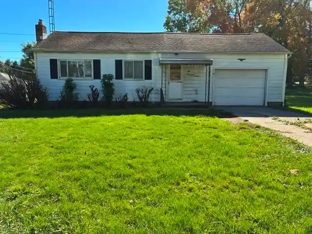 Single family home for sale at 607 W Florida Ave, Sebring, OH 44672 | MLS# 5254406