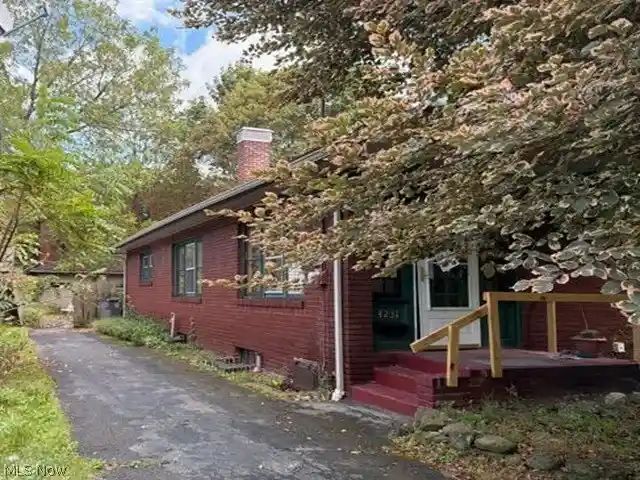 Photo 1 of Single family home for sale at 4231 Southern Blvd, Youngstown, OH 44512 | MLS# 5254970 | Listing updated on 2026-10-23
