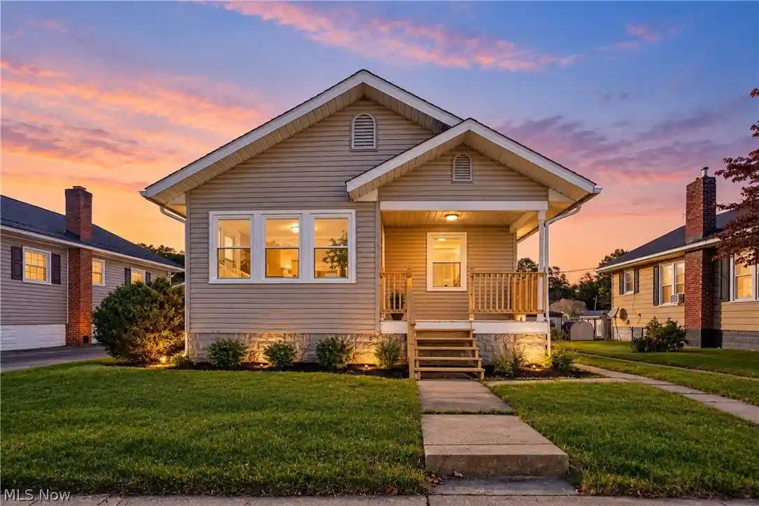 Single family home for sale at 514 Wilcoxen St, Uhrichsville, OH 44683 | MLS# 5255004