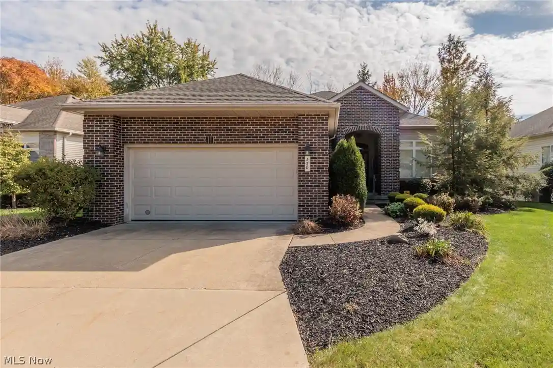 Photo 1 of Single family home for sale at 550 Deer Path Ln, Northfield, OH 44067 | MLS# 5253507 | Listing updated on 2026-10-28