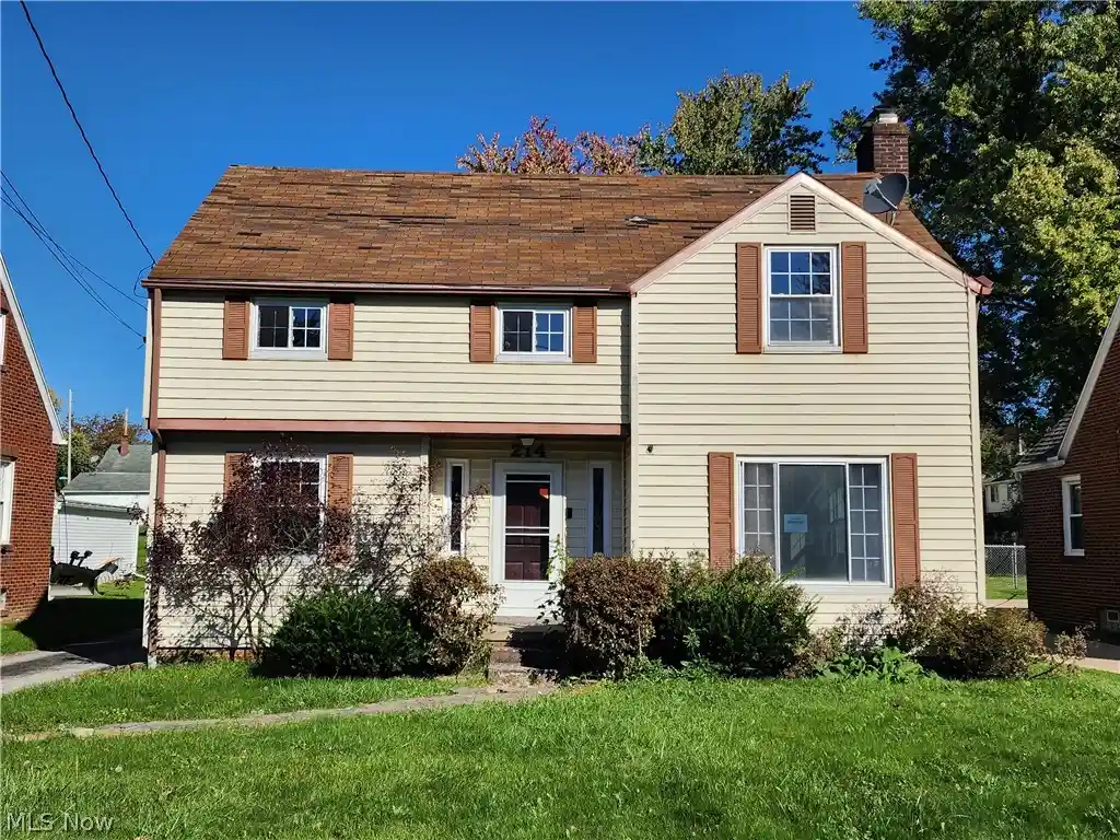Single family home for sale at 214 Maywood Dr, Youngstown, OH 44512 | MLS# 5255077