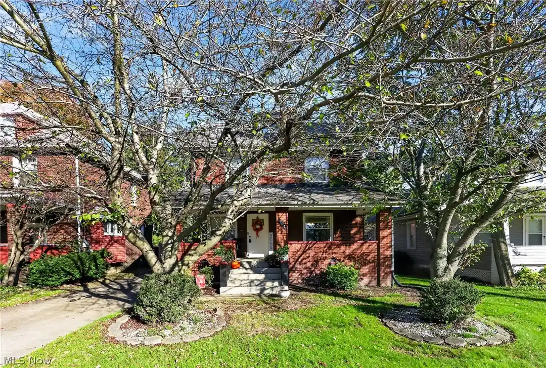 Single family home for sale at 107 N Hartford Ave, Youngstown, OH 44509 | MLS# 5254845