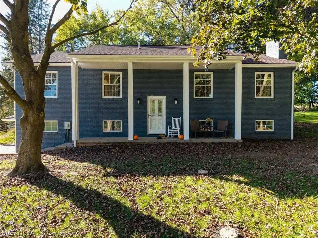 Single family home for sale at 5520 Apple Ridge Cir, Green, OH 44216 | MLS# 5255025