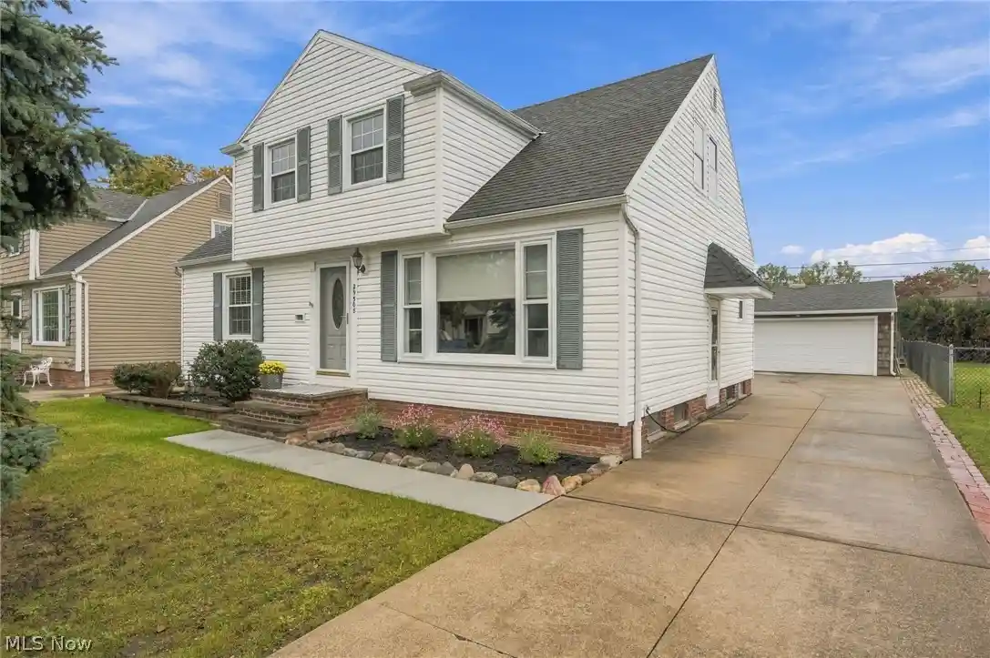 Single family home for sale at 29508 Woodway Dr, Wickliffe, OH 44092 | MLS# 5254782