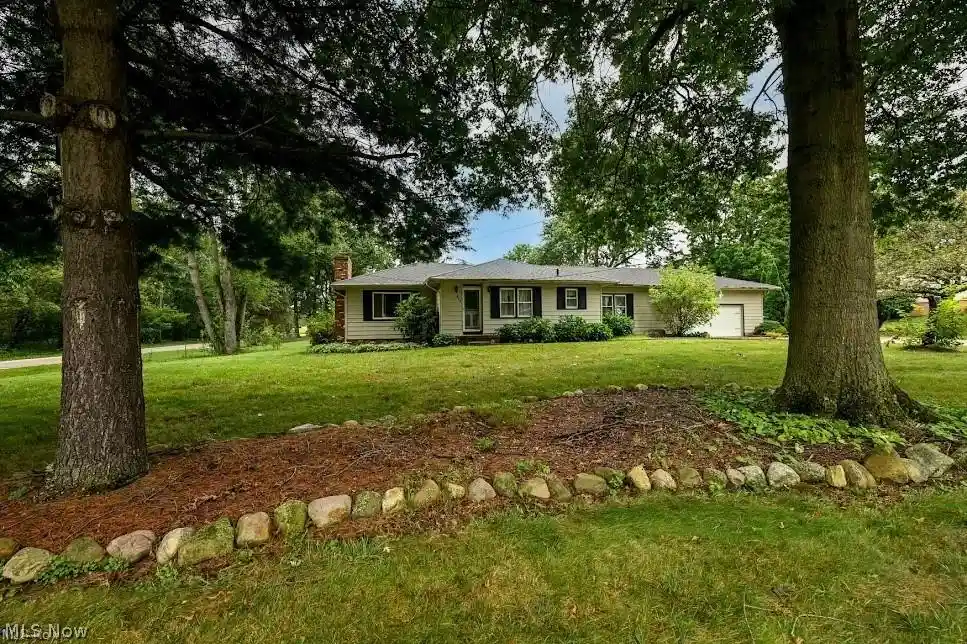 Photo 1 of Single family home for sale at 490 Bonshire Rd, Green, OH 44319 | MLS# 5255007 | Listing updated on 2026-10-23