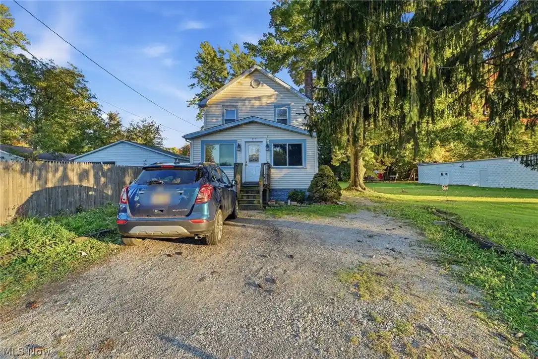 Photo 1 of Single family home for sale at 429 Lake Shore Blvd, Painesville, OH 44077 | MLS# 5255011 | Listing updated on 2026-10-22