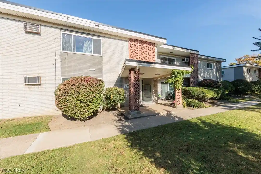 Condo for sale at 1384 Golden Gate Blvd #D206, Cleveland, OH 44124 | MLS# 5254385