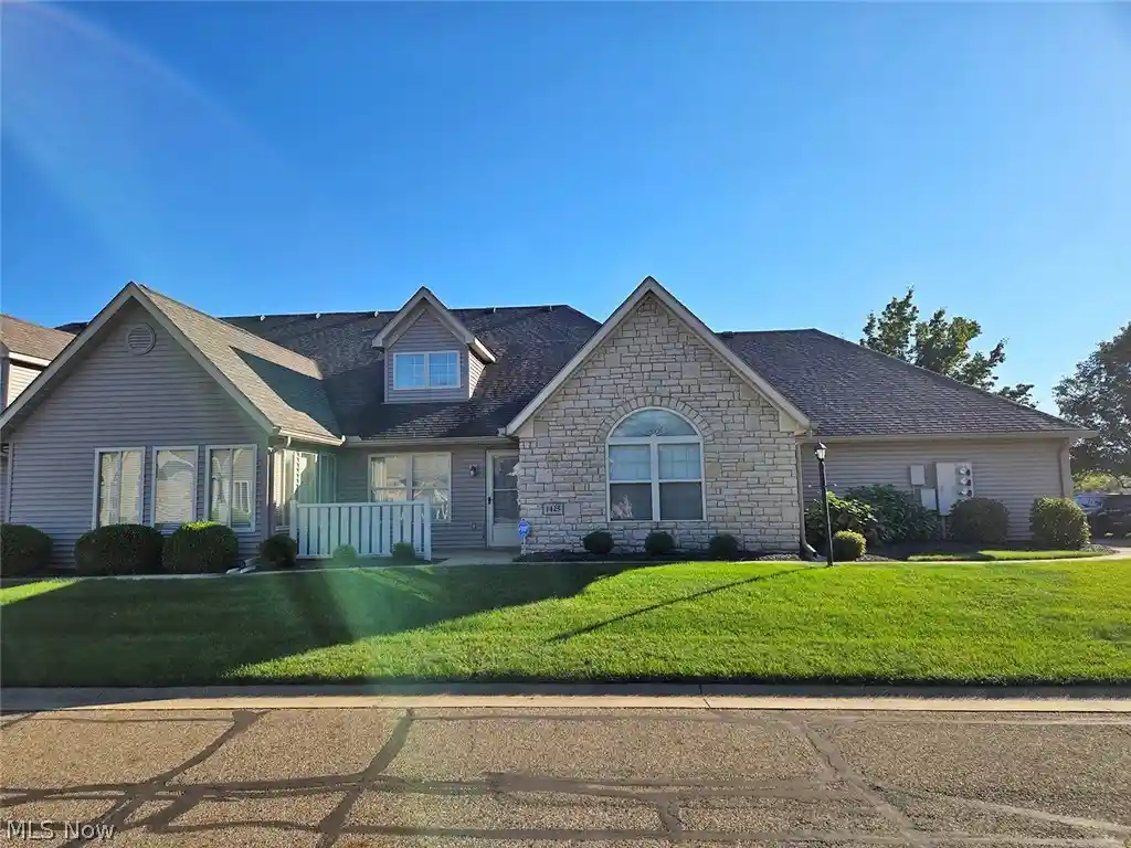 Condo for sale at 1425 Laurenbrook Ln NE, Massillon, OH 44646 | MLS# 5255087