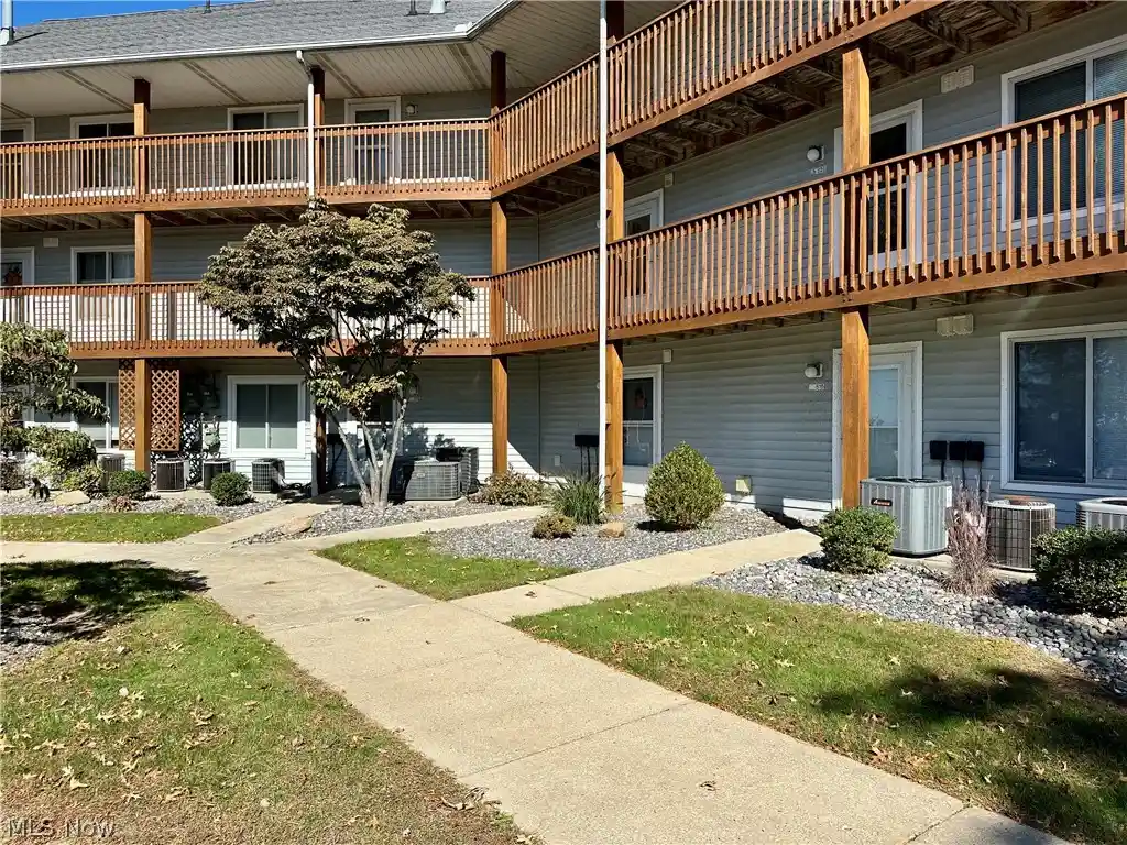Condo for sale at 6035 Lake Rd #524, Ashtabula, OH 44004 | MLS# 5254998