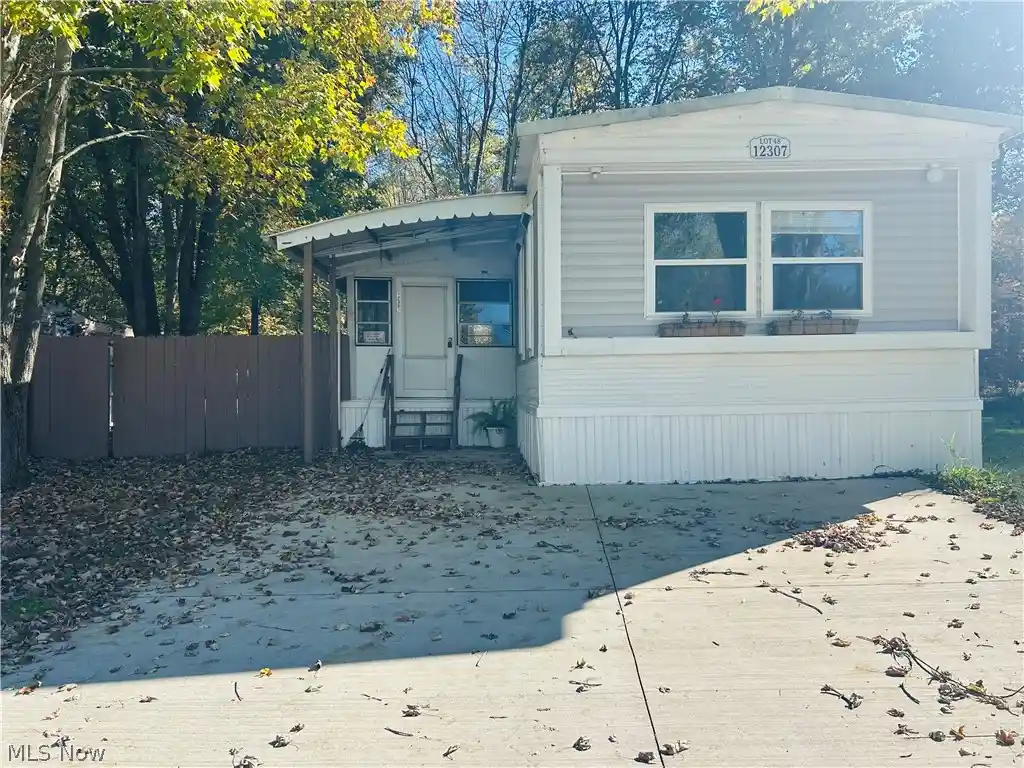Single family home for sale at 12307 Honeylocust Ln, Garrettsville, OH 44231 | MLS# 5253383