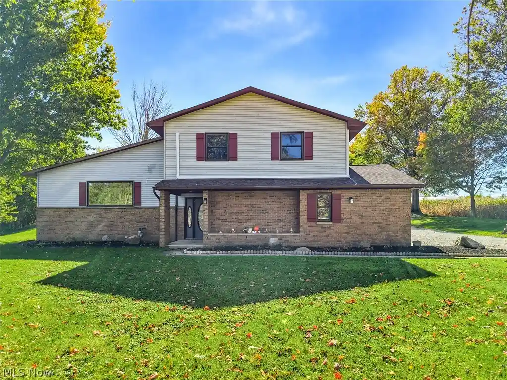 Photo 1 of Single family home for sale at 1403 E Easton Rd, Creston, OH 44217 | MLS# 5254282 | Listing updated on 2026-10-26