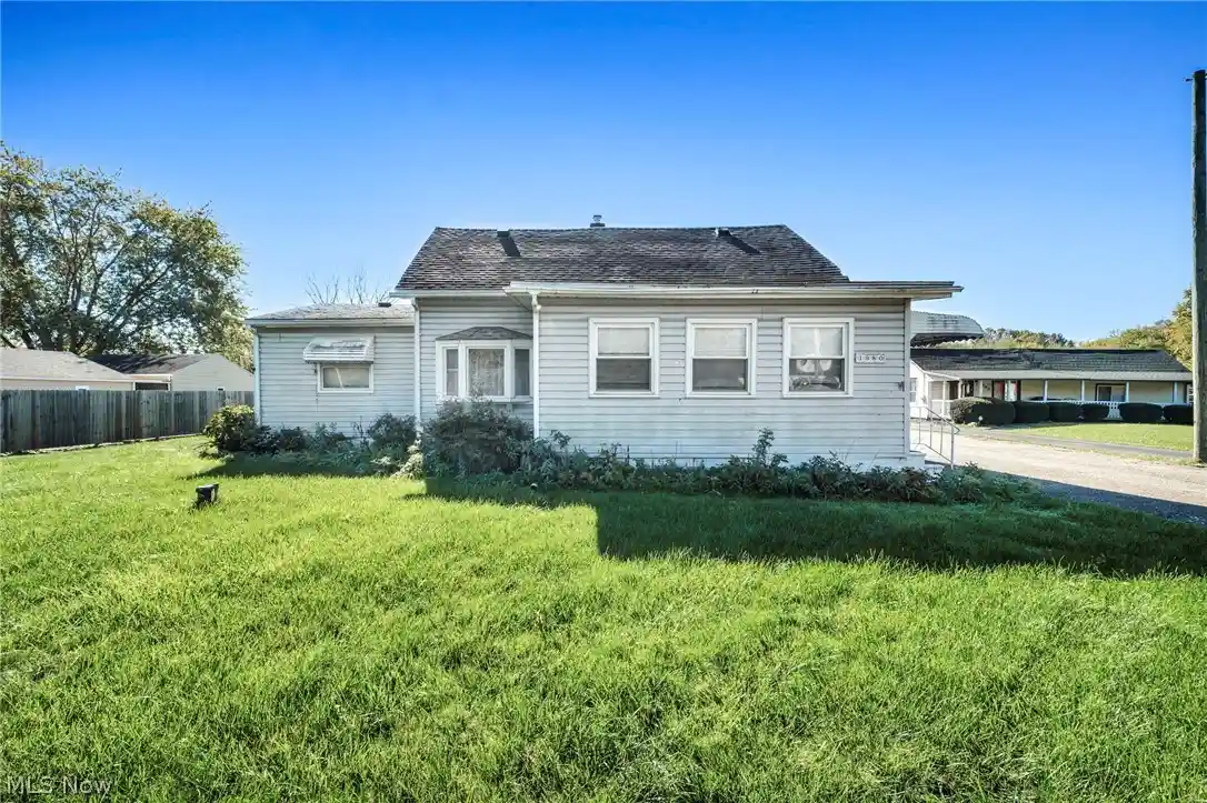 Photo 1 of Single family home for sale at 1980 Wadsworth Rd, Norton, OH 44203 | MLS# 5253018 | Listing updated on 2026-10-30
