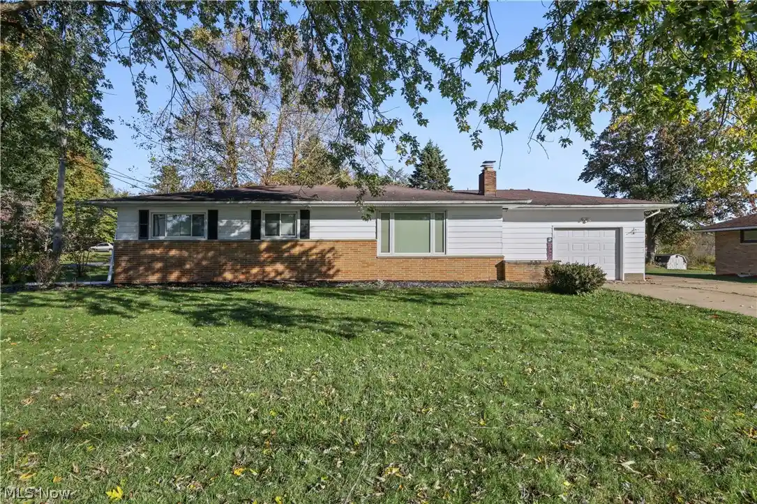Photo 1 of Single family home for sale at 3267 Nidover Dr, Akron, OH 44312 | MLS# 5255270 | Listing updated on 2026-10-22