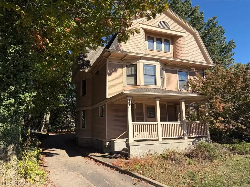 Single family home for sale at 631 W Exchange St, Akron, OH 44302 | MLS# 5255151