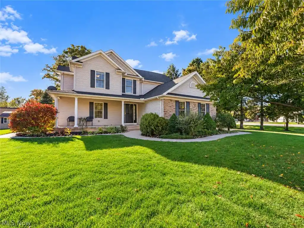 Photo 1 of Single family home for sale at 2 Whitefield Blvd, Norwalk, OH 44857 | MLS# 5255468 | Listing updated on 2026-10-26