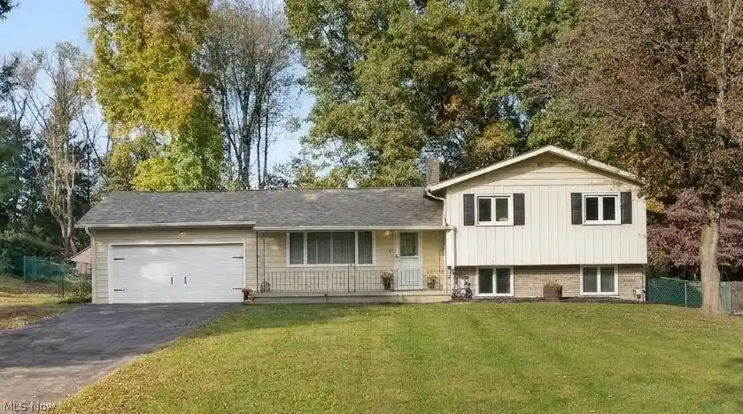 Photo 1 of Single family home for sale at 195 Gunarh Dr, Green, OH 44319 | MLS# 5254649 | Listing updated on 2026-10-23