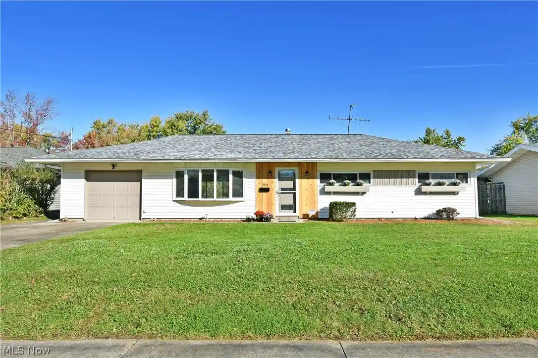 Single family home for sale at 3314 Tod Ave NW, Warren, OH 44485 | MLS# 5255456