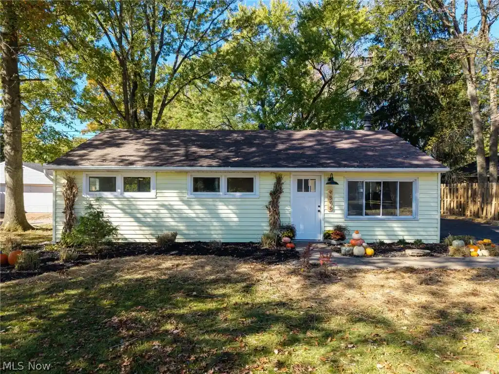Photo 1 of Sale Pending at 9898 Oakwood Dr, Twinsburg, OH 44087 | MLS# 5252761 | Listing updated on 2026-10-28