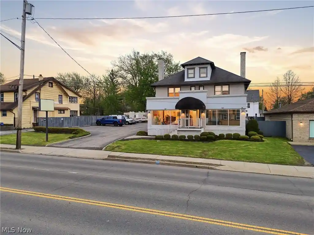 Single family home for sale at 1214 E Market St, Warren, OH 44483 | MLS# 5255524