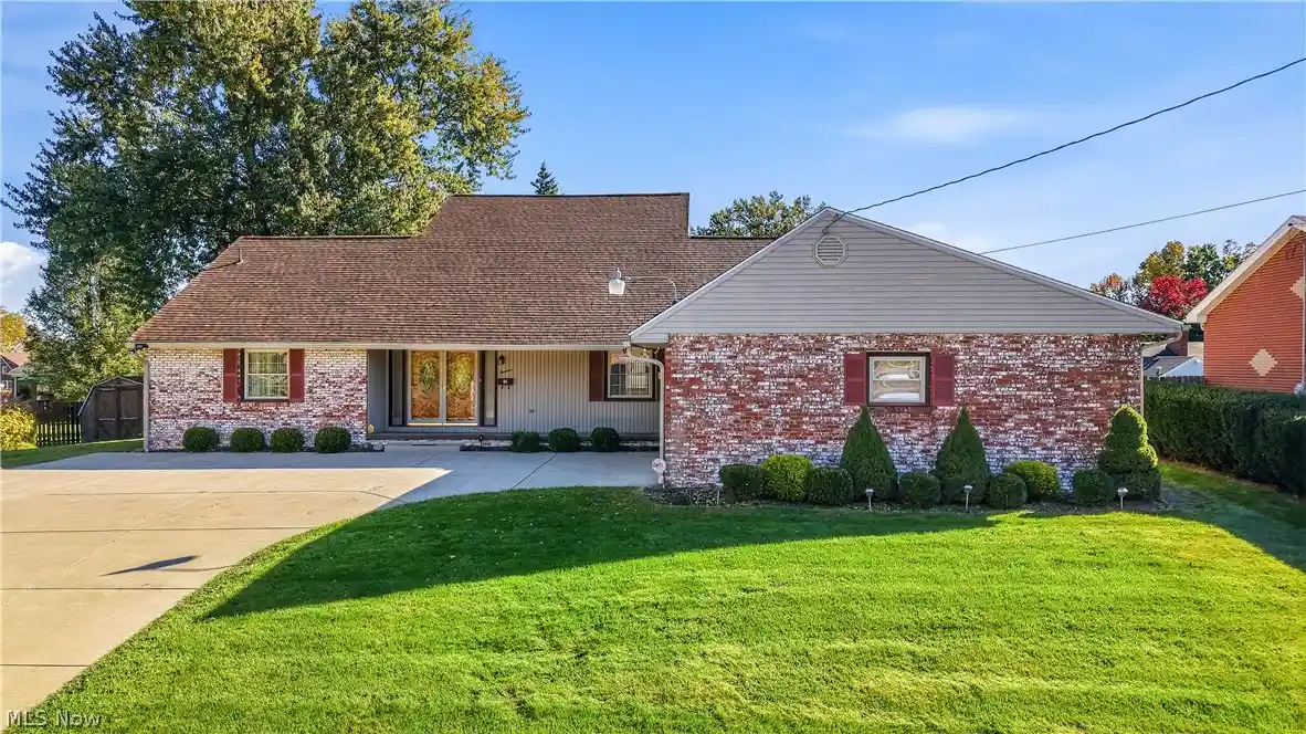 Single family home for sale at 19 Homestead Pl, Campbell, OH 44405 | MLS# 5255544