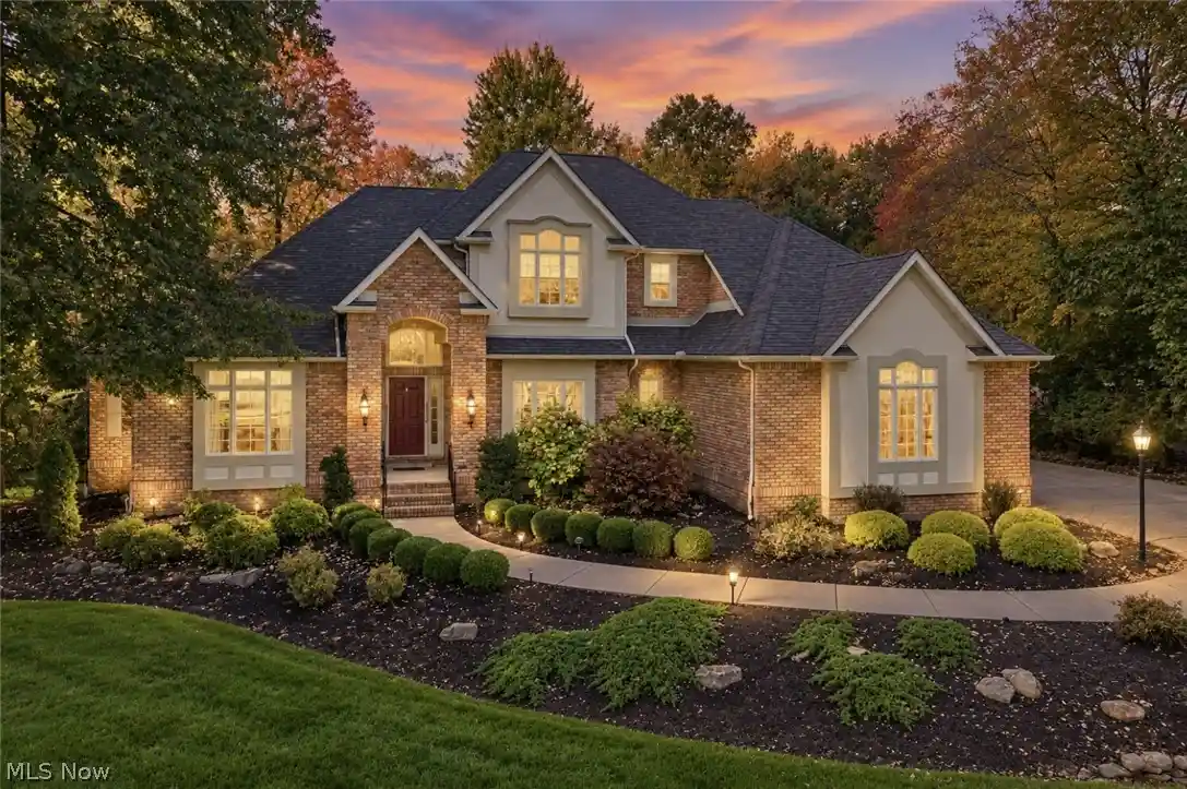 Photo 1 of Single family home for sale at 718 White Tail Ridge Dr, Fairlawn, OH 44333 | MLS# 5254956 | Listing updated on 2026-10-26