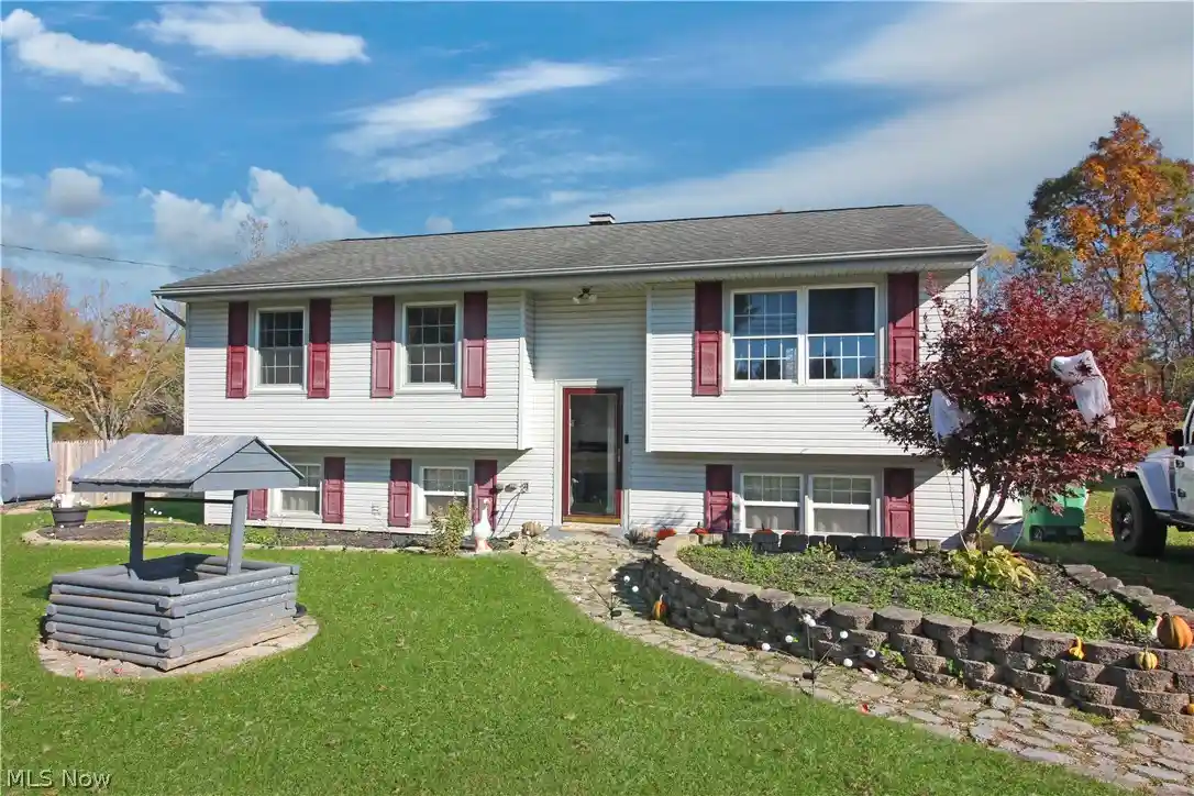 Photo 1 of Single family home for sale at 4676 Knickerbocker Cir, Ashtabula, OH 44004 | MLS# 5255476 | Listing updated on 2026-10-30