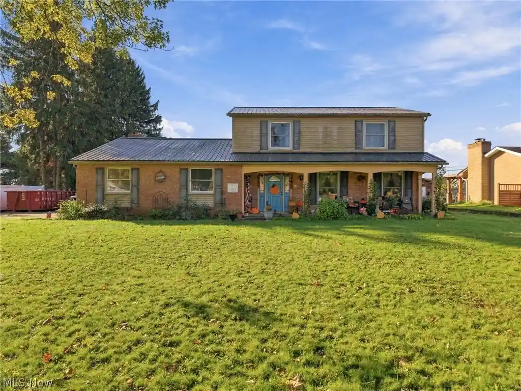 Single family home for sale at 2644 Gladiola St NE, Canton, OH 44705 | MLS# 5255557