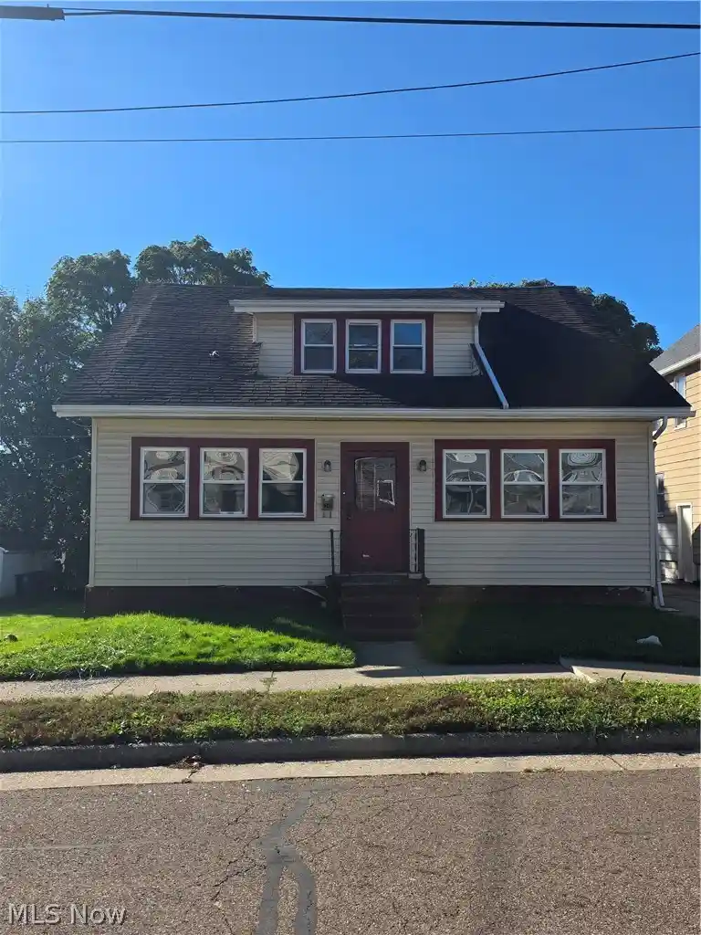 Photo 1 of Single family home for sale at 906 Silvercrest Ave, Akron, OH 44314 | MLS# 5255038 | Listing updated on 2026-10-30