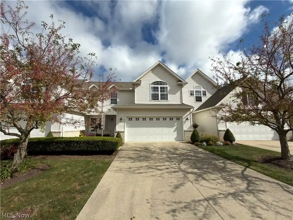 Condo for sale at 765 Wildberry Cir, Avon Lake, OH 44012 | MLS# 5255669