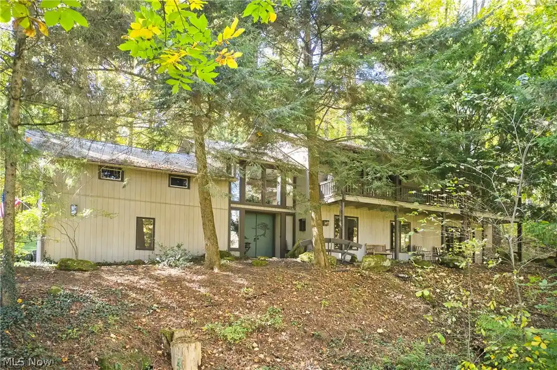 Single family home for sale at 302 Hatch Rd, Wadsworth, OH 44281 | MLS# 5254560
