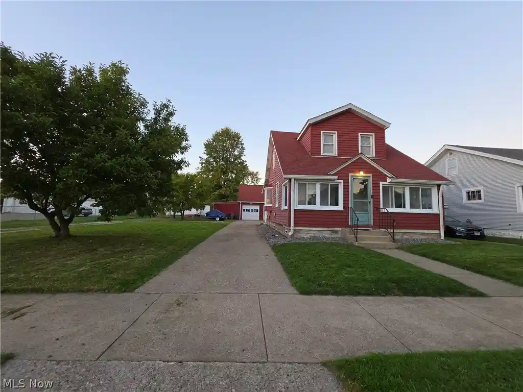 Photo 1 of Single family home for sale at 423 Independence St, Fairport Harbor, OH 44077 | MLS# 5255590 | Listing updated on 2026-10-28