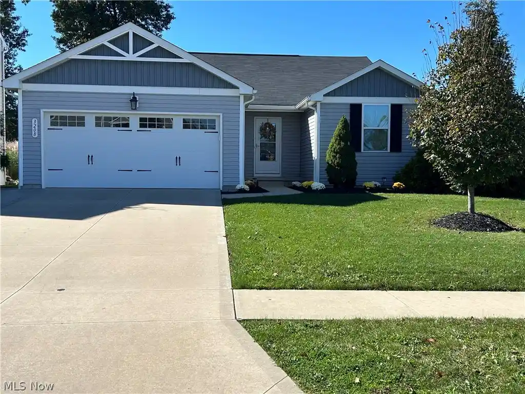 Photo 1 of Single family home for sale at 3208 Brentwood Dr, Akron, OH 44312 | MLS# 5254332 | Listing updated on 2026-10-29