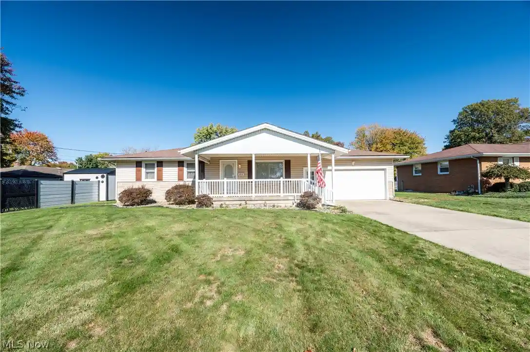 Photo 1 of Single family home for sale at 4710 Pinegrove Ave, Youngstown, OH 44515 | MLS# 5254936 | Listing updated on 2026-10-25