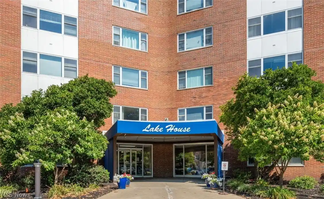 Condo for sale at 11850 Edgewater Dr #1012, Lakewood, OH 44107 | MLS# 5255615