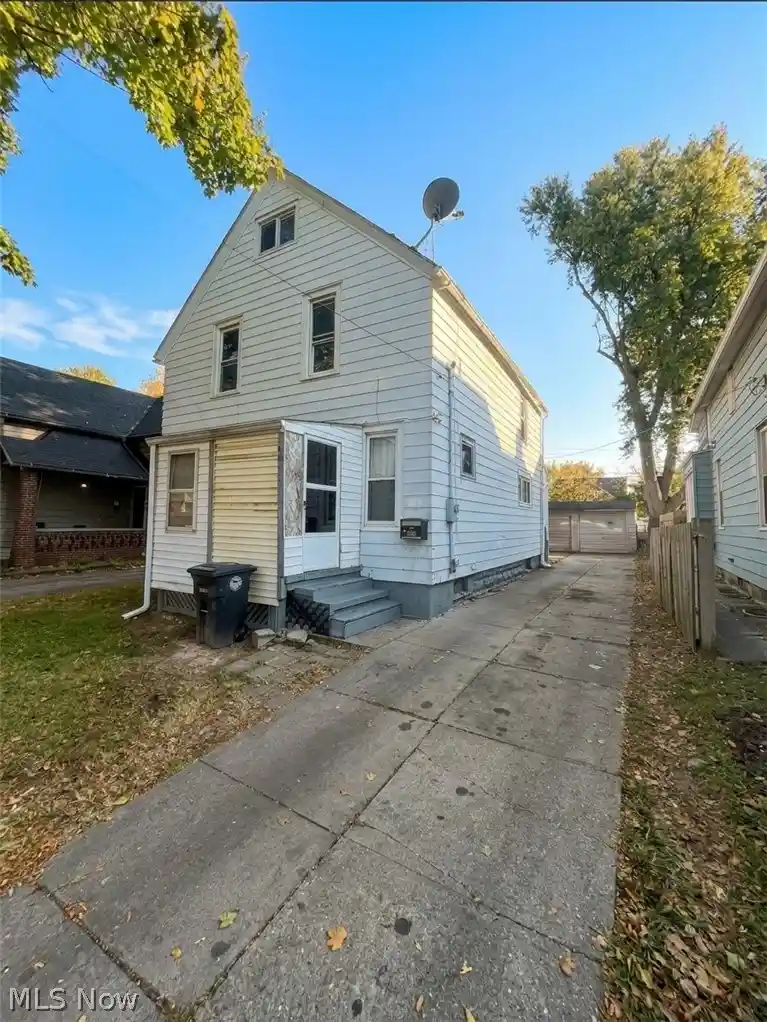 Single family home for sale at 2011 Willowdale Ave, Cleveland, OH 44109 | MLS# 5255607