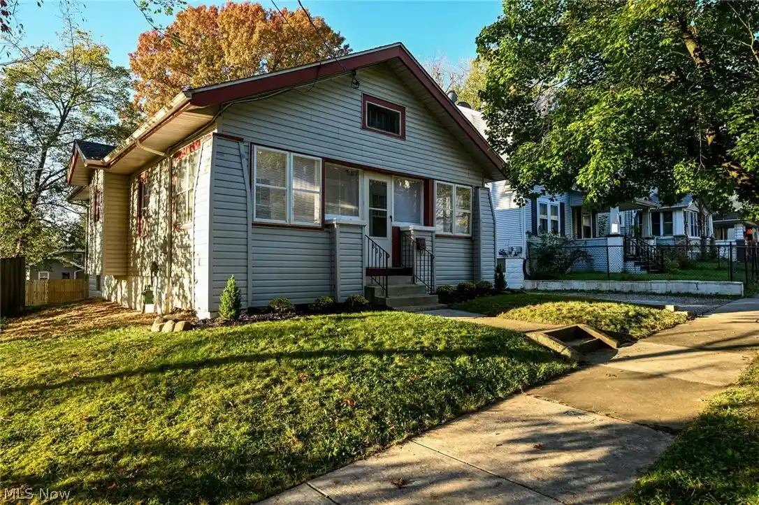 Photo 1 of Single family home for sale at 800 Fess Ave, Akron, OH 44307 | MLS# 5254913 | Listing updated on 2026-10-24