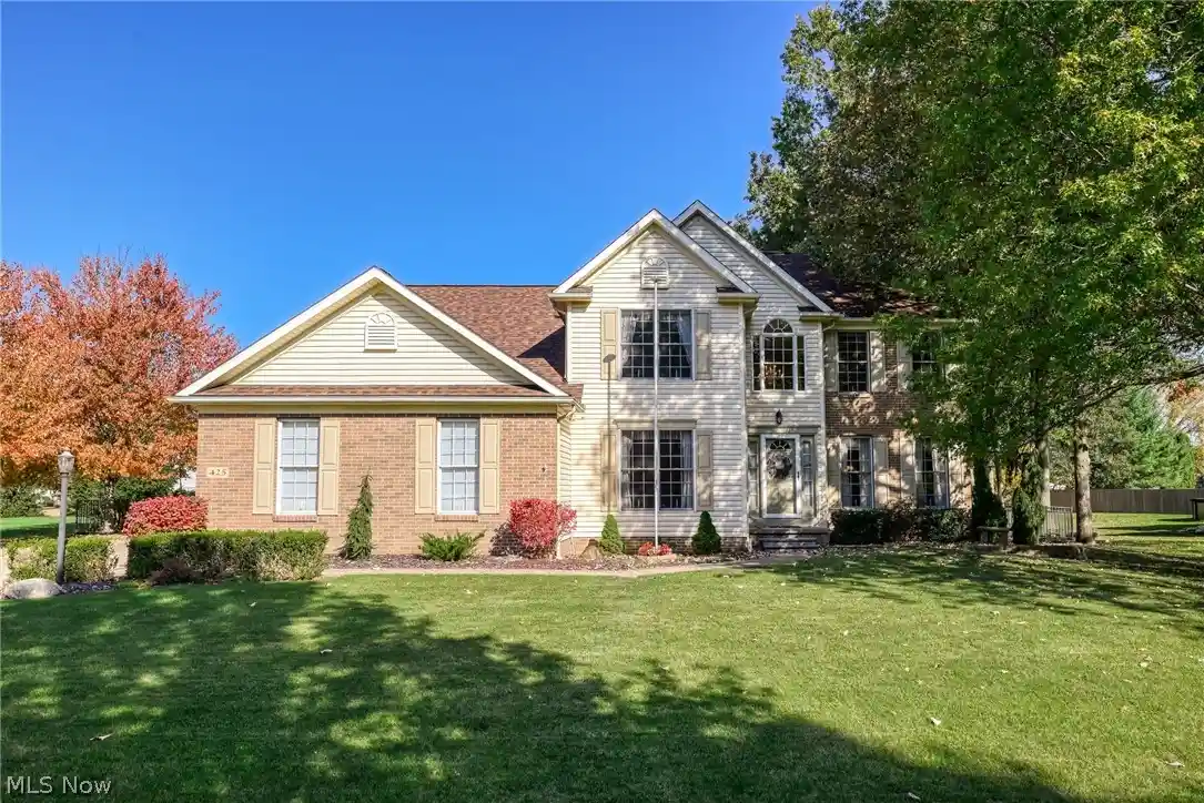 Single family home for sale at 425 Middlestone Way, Cuyahoga Falls, OH 44223 | MLS# 5255880