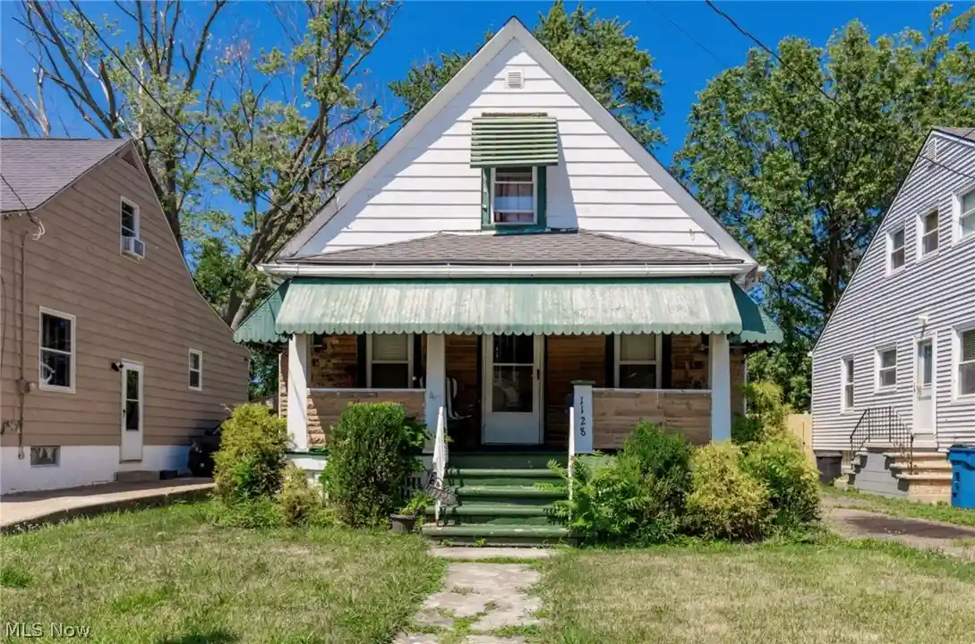 Single family home for sale at 1128 W 19th Street, Lorain, OH 44052 | MLS# 5255872