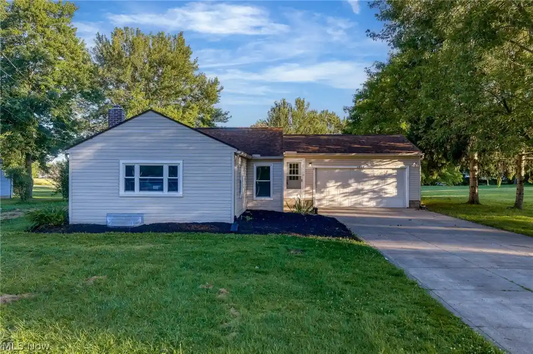 Photo 1 of Single family home for sale at 2000 Stake Dr, Green, OH 44232 | MLS# 5255909 | Listing updated on 2026-10-28